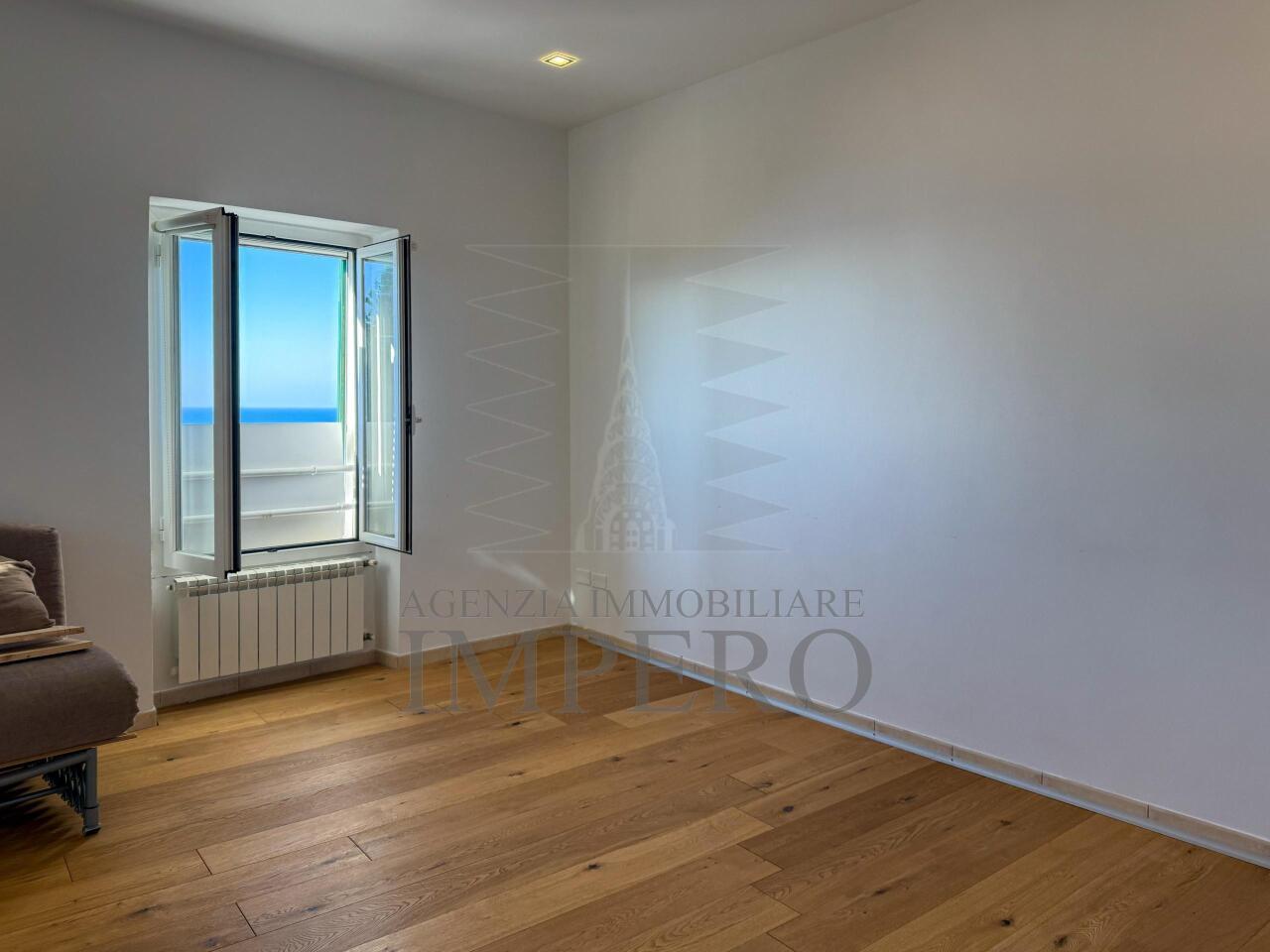 appartamento in vendita a Ventimiglia in zona Mortola Inferiore