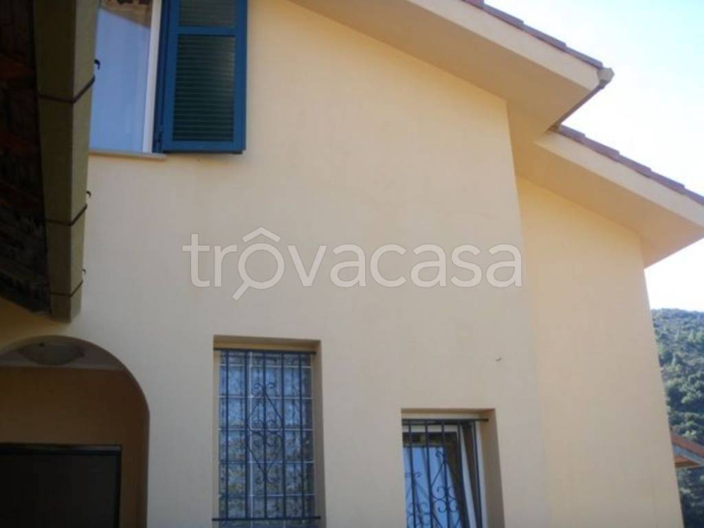 casa indipendente in vendita a Ventimiglia in zona Porra