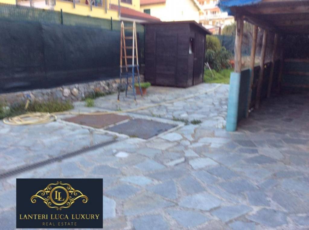 casa indipendente in vendita a Ventimiglia