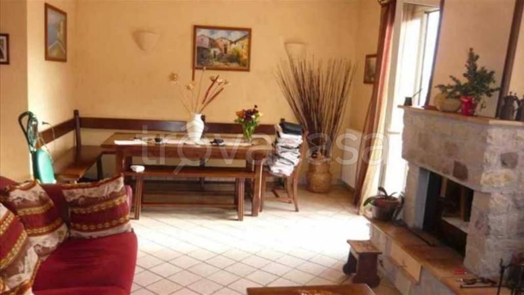 casa indipendente in vendita a Ventimiglia in zona Latte