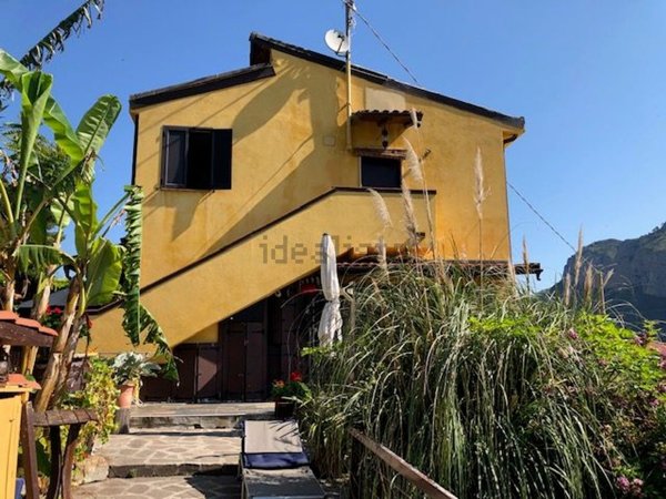 casa indipendente in vendita a Ventimiglia