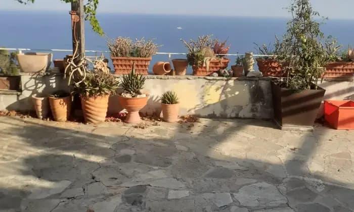 casa indipendente in vendita a Ventimiglia in zona Grimaldi