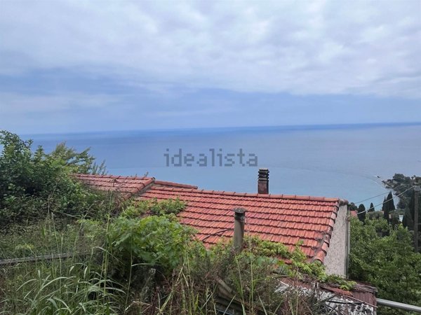 pentavano in vendita a Ventimiglia