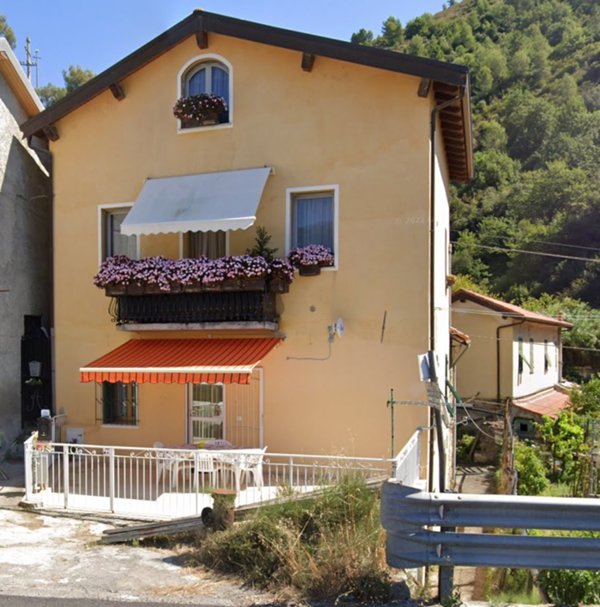 casa indipendente in vendita a Ventimiglia
