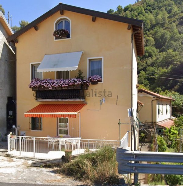 casa semindipendente in vendita a Ventimiglia in zona Porra