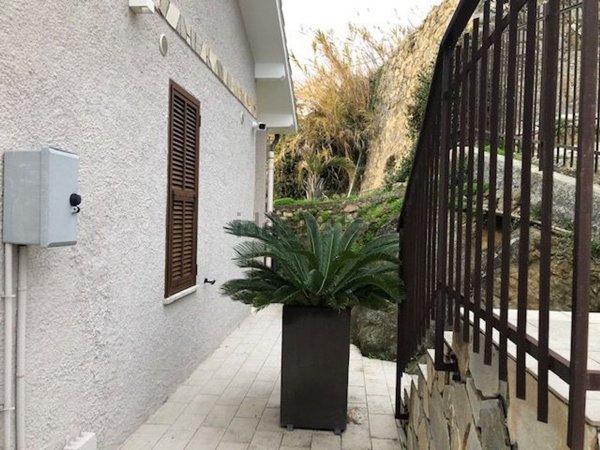 casa indipendente in vendita a Ventimiglia in zona Mortola Superiore