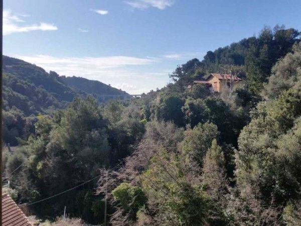 casa indipendente in vendita a Ventimiglia in zona Carletti
