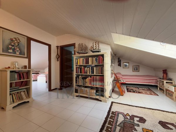appartamento in vendita a Ventimiglia in zona Mortola Superiore