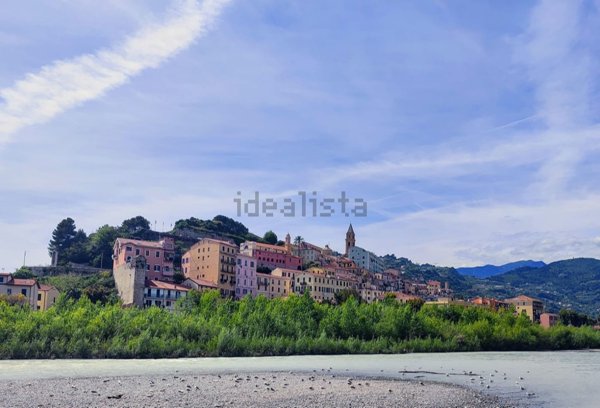 locale di sgombero in vendita a Ventimiglia