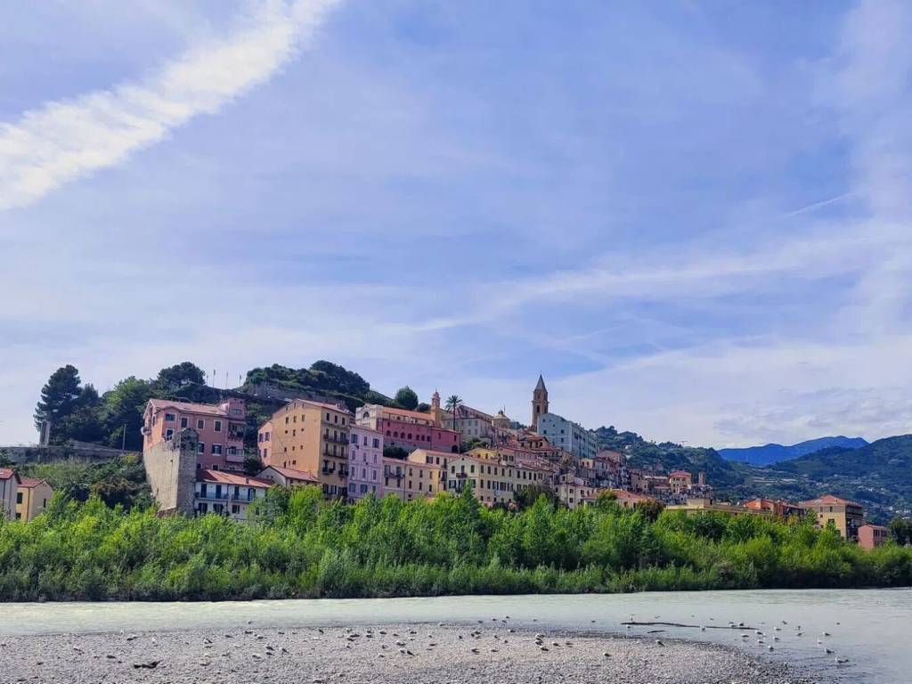 negozio in vendita a Ventimiglia