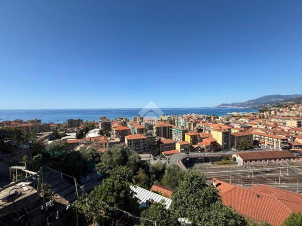 casa indipendente in vendita a Ventimiglia