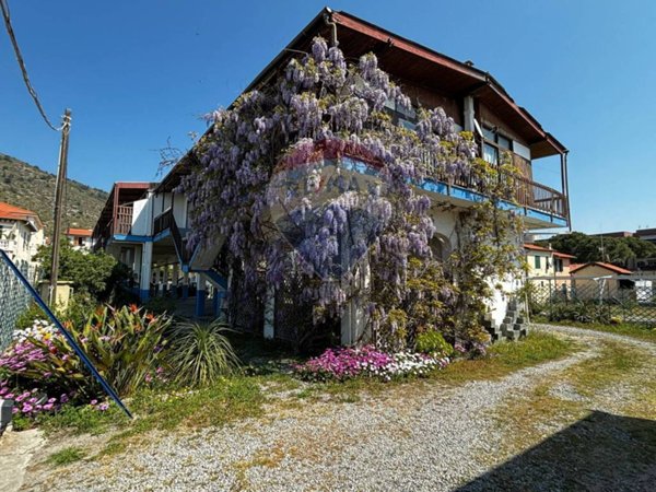 intera palazzina in vendita a Ventimiglia