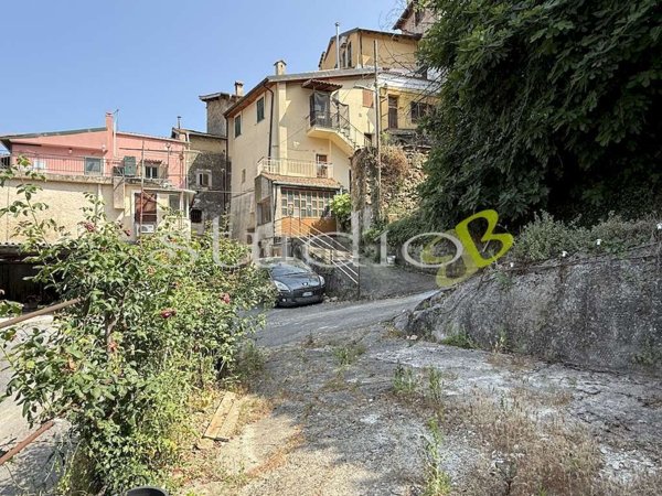 casa semindipendente in vendita a Ventimiglia in zona Latte