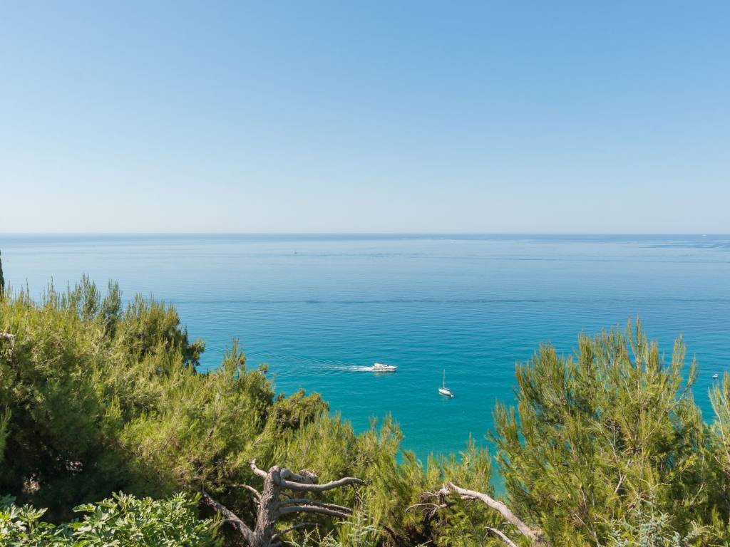 appartamento in vendita a Ventimiglia in zona Latte