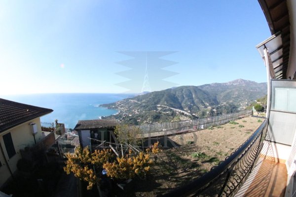 casa indipendente in vendita a Ventimiglia in zona Latte