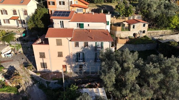 casa indipendente in vendita a Ventimiglia in zona San Lorenzo