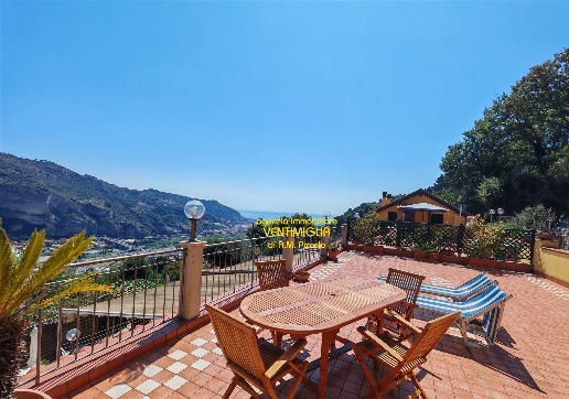 appartamento in vendita a Ventimiglia in zona Seglia / San Bernardo