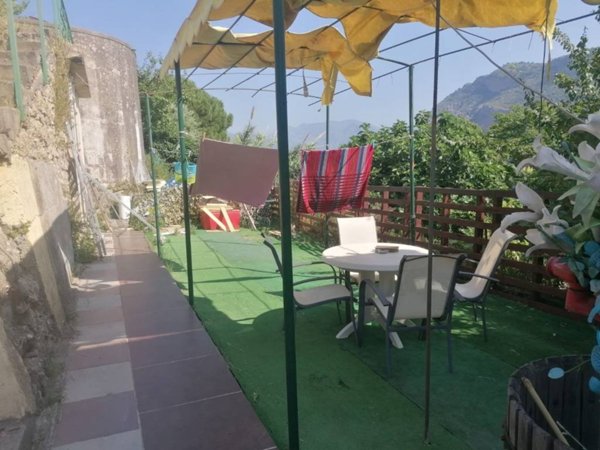appartamento in vendita a Ventimiglia in zona Seglia / San Bernardo