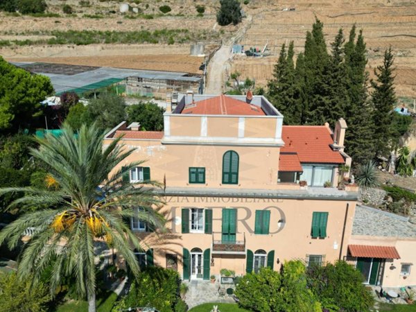 casa indipendente in vendita a Ventimiglia in zona Latte