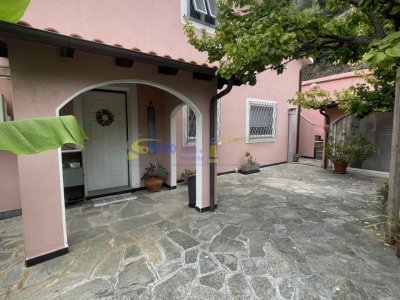 casa indipendente in vendita a Ventimiglia