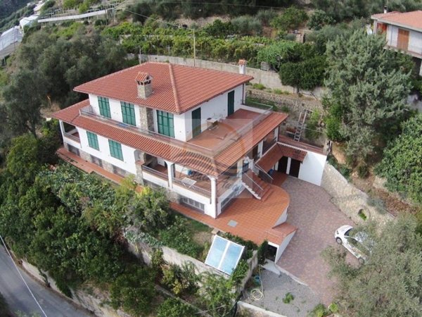 casa indipendente in vendita a Ventimiglia in zona Seglia / San Bernardo