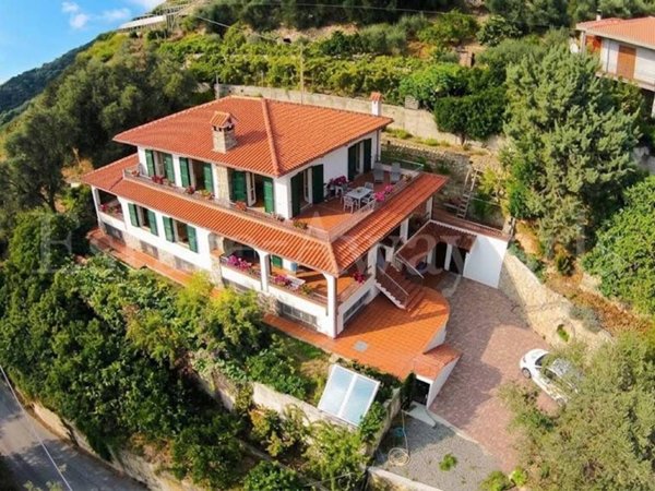 casa indipendente in vendita a Ventimiglia in zona Seglia / San Bernardo