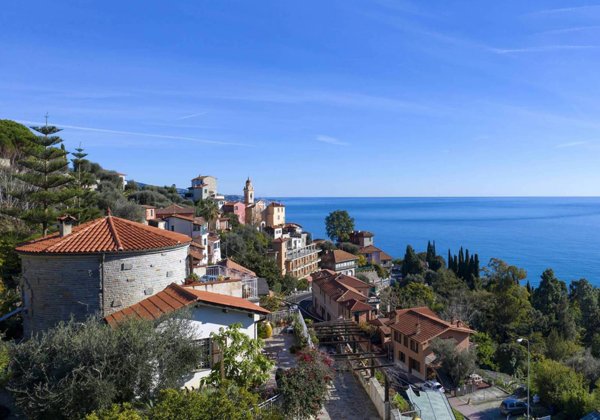 casa indipendente in vendita a Ventimiglia