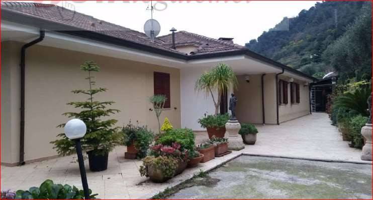 casa indipendente in vendita a Ventimiglia