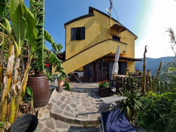 casa indipendente in vendita a Ventimiglia in zona Seglia / San Bernardo