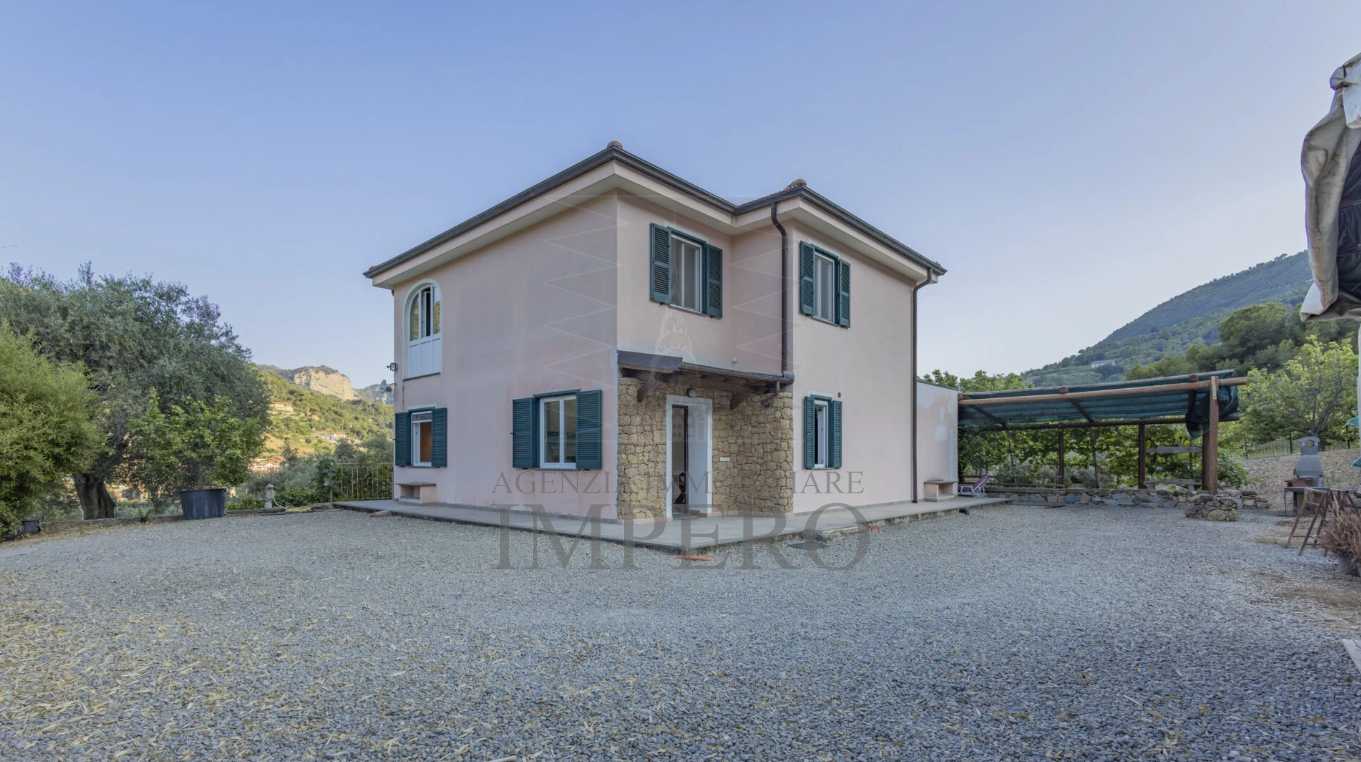 casa indipendente in vendita a Ventimiglia in zona Varase