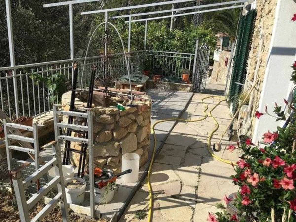 appartamento in vendita a Ventimiglia in zona Calvo