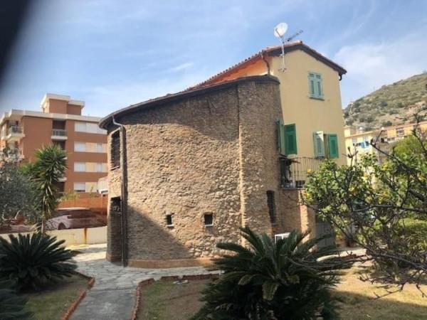 casa indipendente in vendita a Ventimiglia