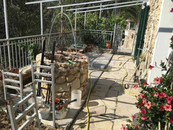 appartamento in vendita a Ventimiglia in zona Calvo