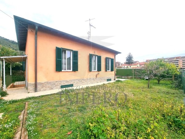 casa indipendente in vendita a Ventimiglia