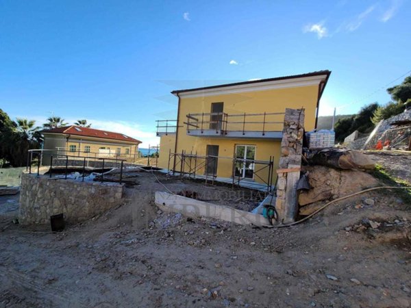 appartamento in vendita a Ventimiglia in zona Latte