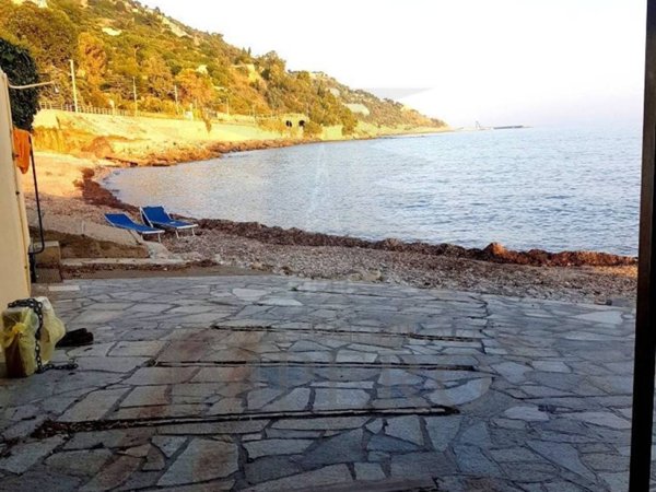 appartamento in vendita a Ventimiglia in zona Latte