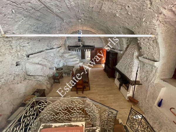 casa indipendente in vendita a Ventimiglia in zona Grimaldi