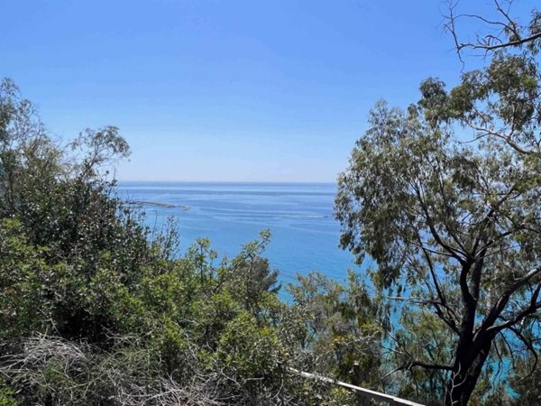 terreno edificabile in vendita a Ventimiglia