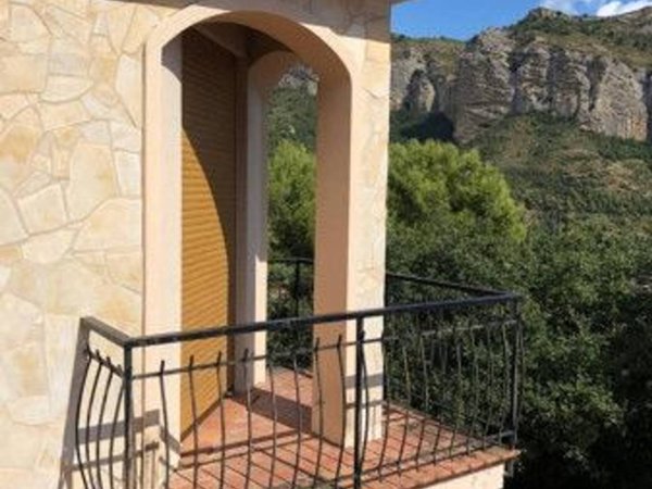 appartamento in vendita a Ventimiglia in zona Seglia / San Bernardo