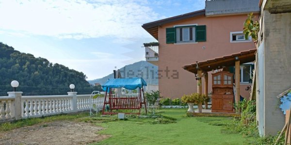 casa indipendente in vendita a Ventimiglia in zona Varase