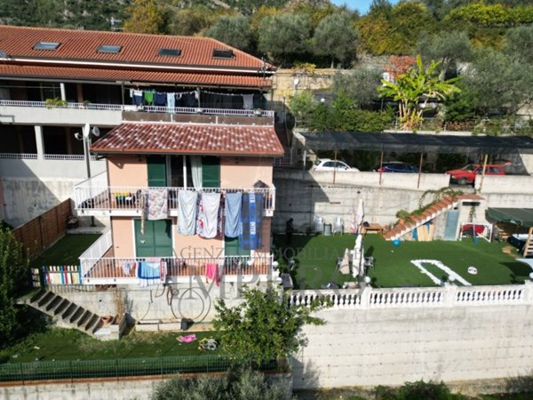 casa indipendente in vendita a Ventimiglia in zona Varase