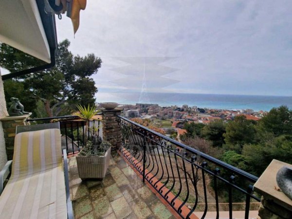 casa indipendente in vendita a Ventimiglia