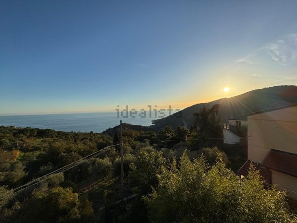 casa indipendente in vendita a Ventimiglia in zona San Lorenzo