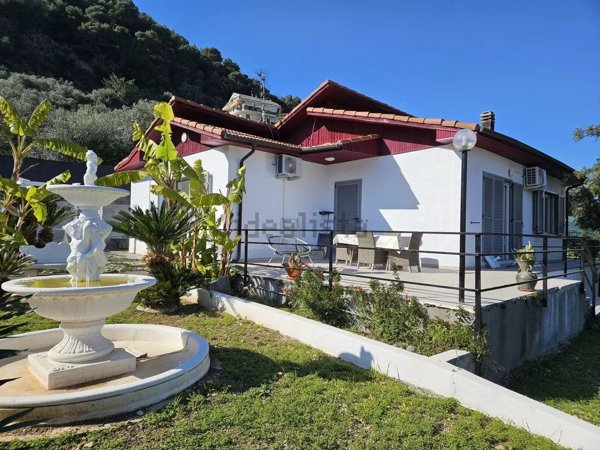 casa indipendente in vendita a Ventimiglia in zona Seglia / San Bernardo