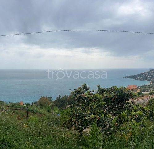 casa indipendente in vendita a Ventimiglia