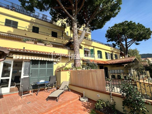 appartamento in vendita a Ventimiglia in zona Latte