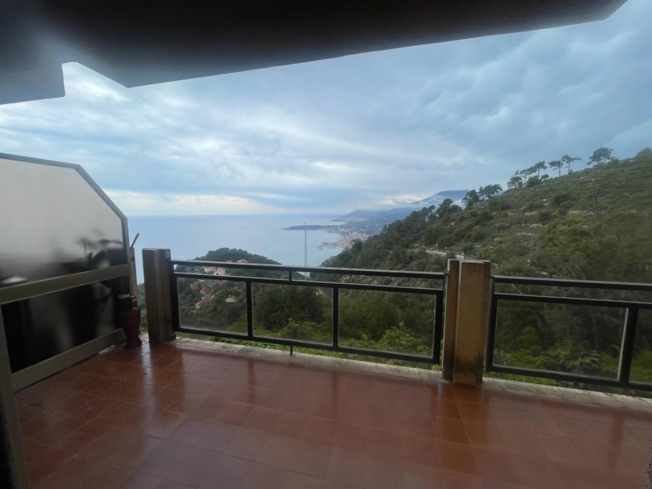 appartamento in vendita a Ventimiglia in zona Mortola Superiore