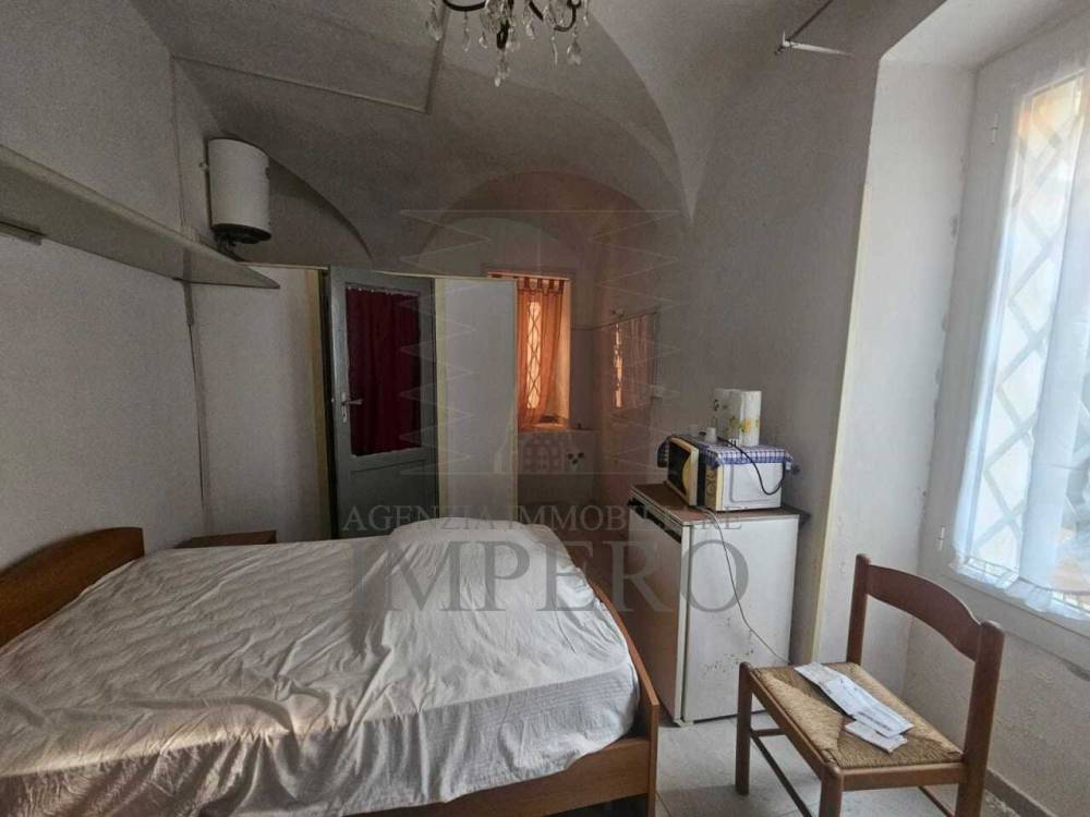 locale di sgombero in vendita a Ventimiglia