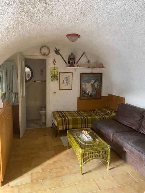 casa indipendente in vendita a Ventimiglia in zona Carletti