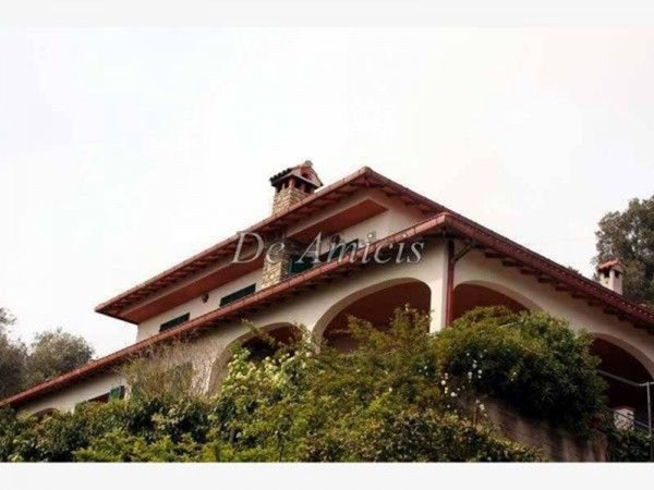 casa indipendente in vendita a Ventimiglia in zona San Lorenzo